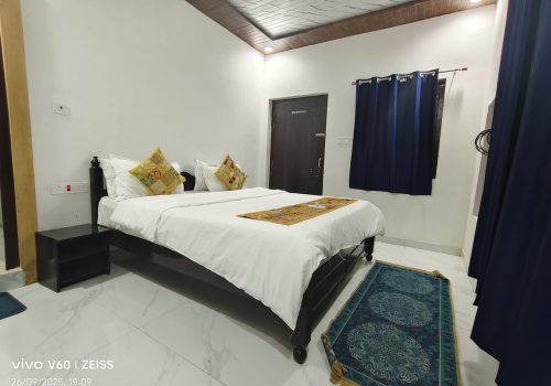 Deluxe room (2)